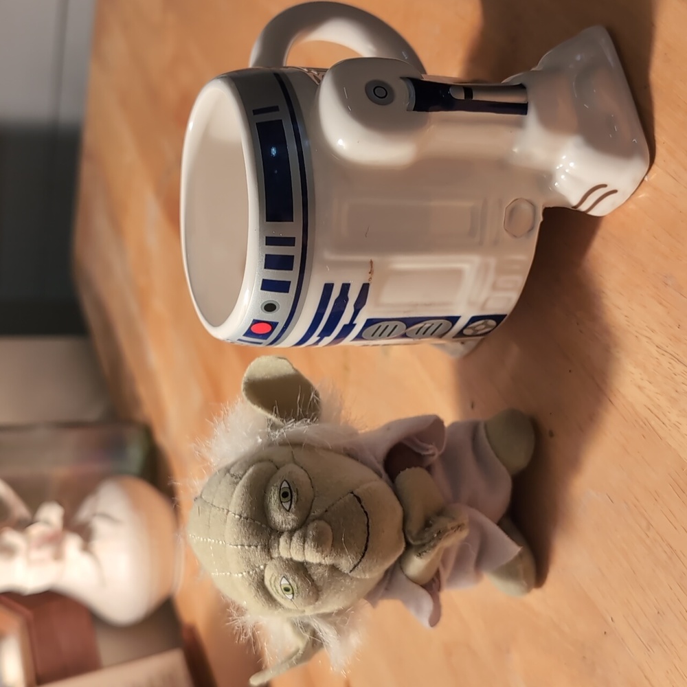 AVAILABLE - Star Wars R2-D2 Coffee mug w/ small Yoda Doll.